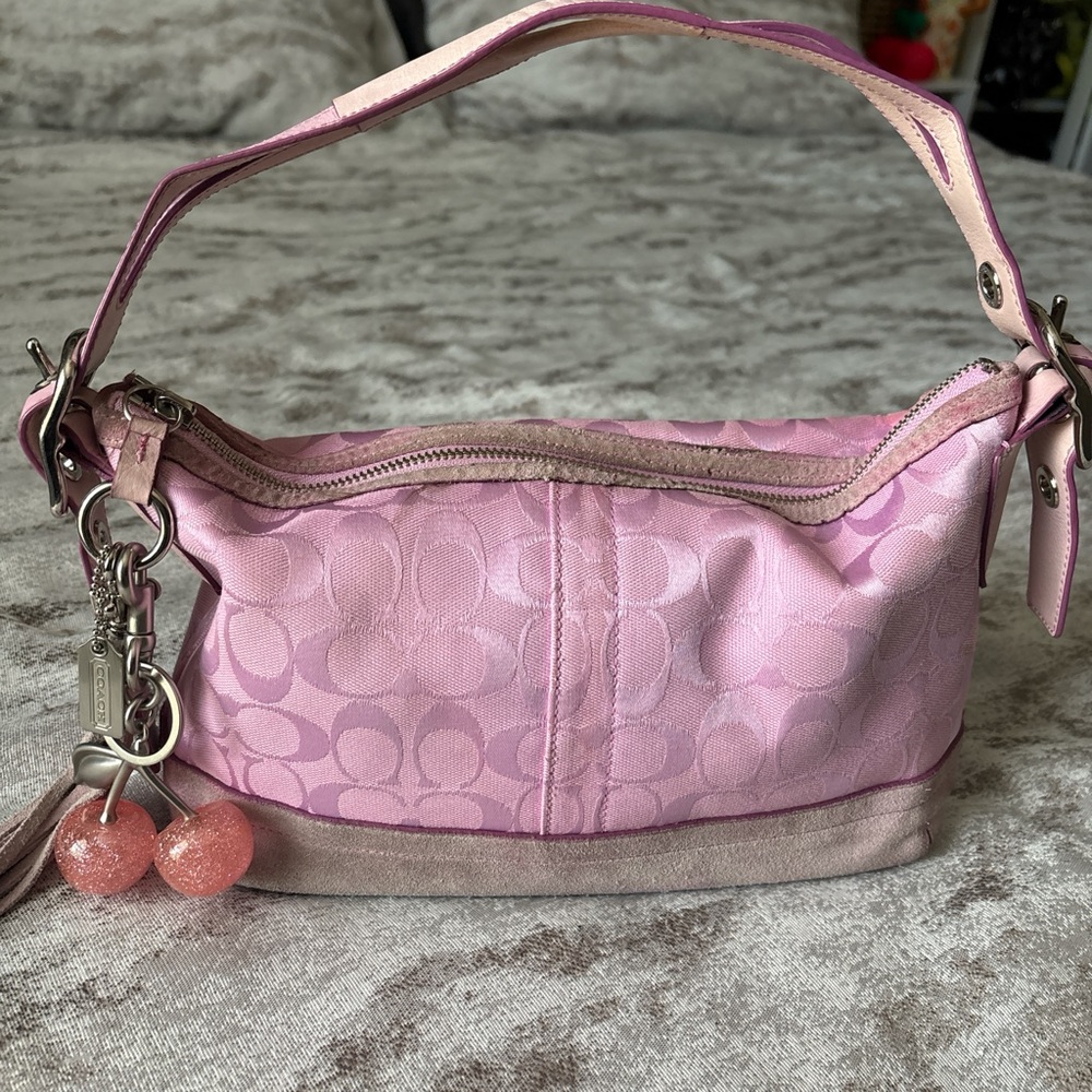 💗 Y2K Baby Pink Coach 💗 Sold